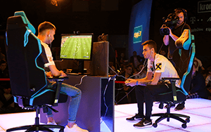 E-Sports-Spieler zocke FIFA